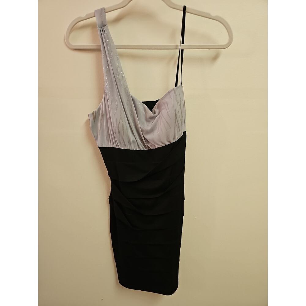 City Triangles One Shoulder Black And Silver Formal Dress Size L‎